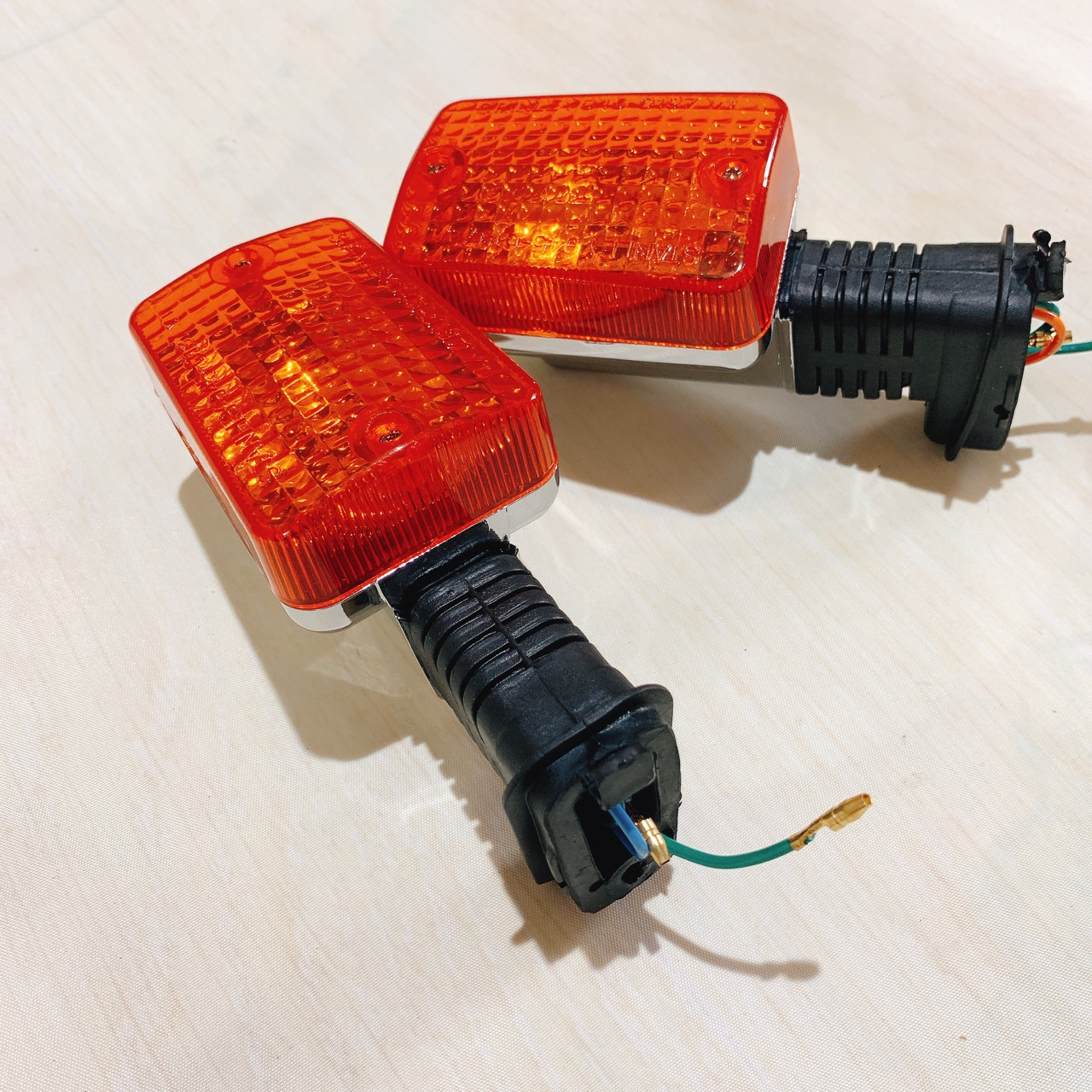 Bộ 2 đèn xin nhan sau dành cho xe Cub 81- Cub 82 -Cub DD đời cũ Loại Đẹp