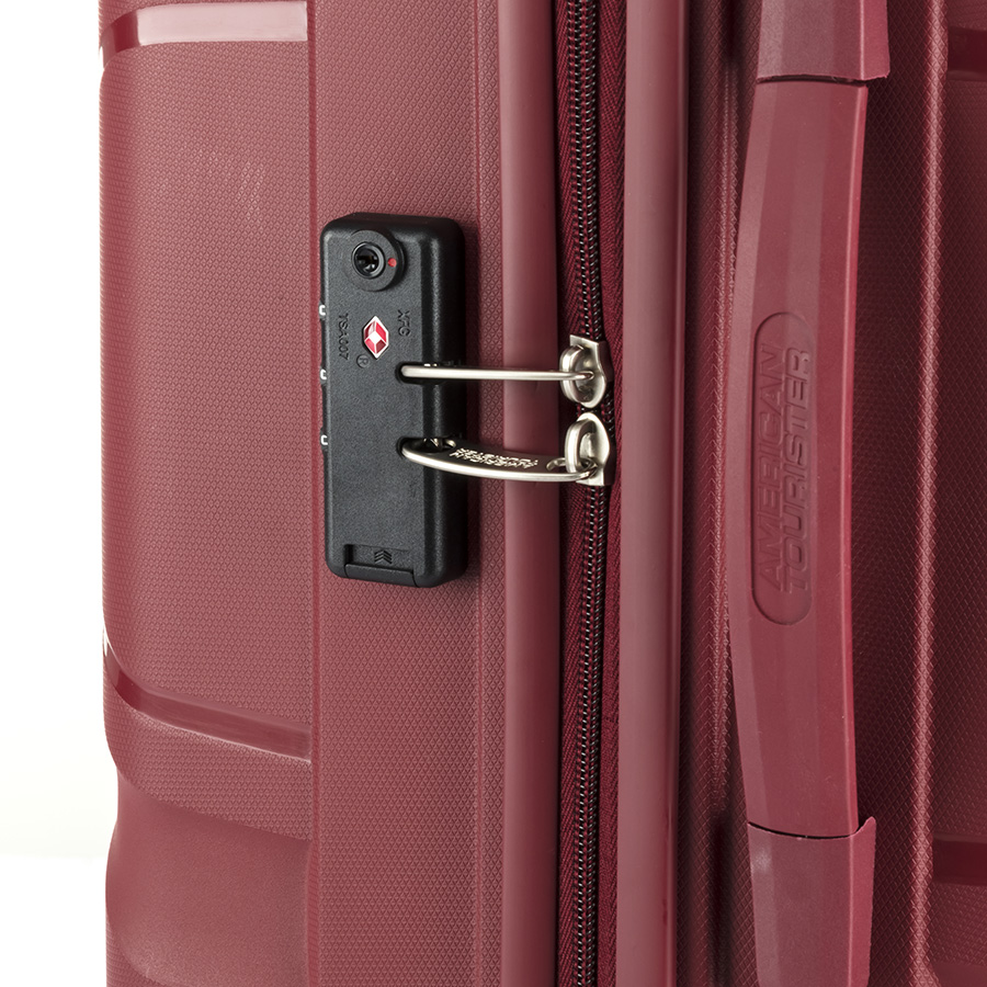 Vali kéo Kross AMERICAN TOURISTER - MỸ :Vali kéo nhựa PP có trọng lượng nhẹ Hệ thống 4 bánh xe đôi 360° vận hành êm ái, trơn tru Nội thất tổ chức phong phú, thông minh Khóa số tích hợp TSA an toàn tiêu chuẩn Hoa Kỳ