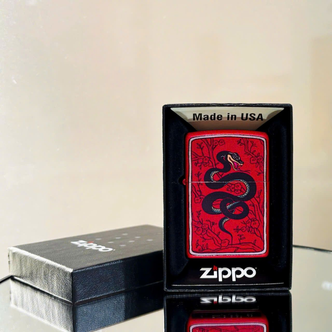 Bật lửa Zippo Year of the Snake - Phiên Bản 12 Con Giáp (Tuổi Tỵ) Thiết Kế Việt Nam, Sơn Tĩnh Điện Đỏ May Mắn Chính Hãng