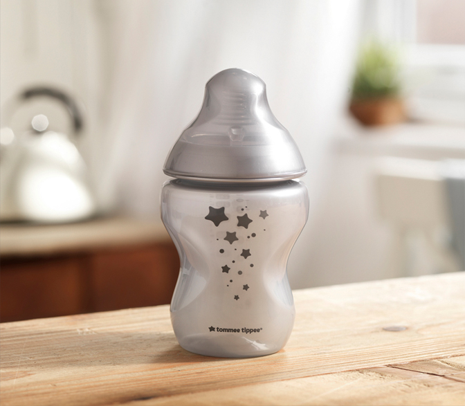 Bộ bình sữa Midnight Skies ty siêu mềm tự nhiên Tommee Tippee Closer to Nature, núm ty đi kèm 3-6 tháng (3 bình x 260ml)