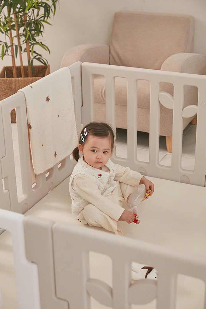 Leaf Babyroom Circle  - Hàng rào chắn / Quây cũi nhựa kiểu dáng hình chiếc lá bảo vệ an toàn cho bé Sản Xuất tại Hàn Quốc