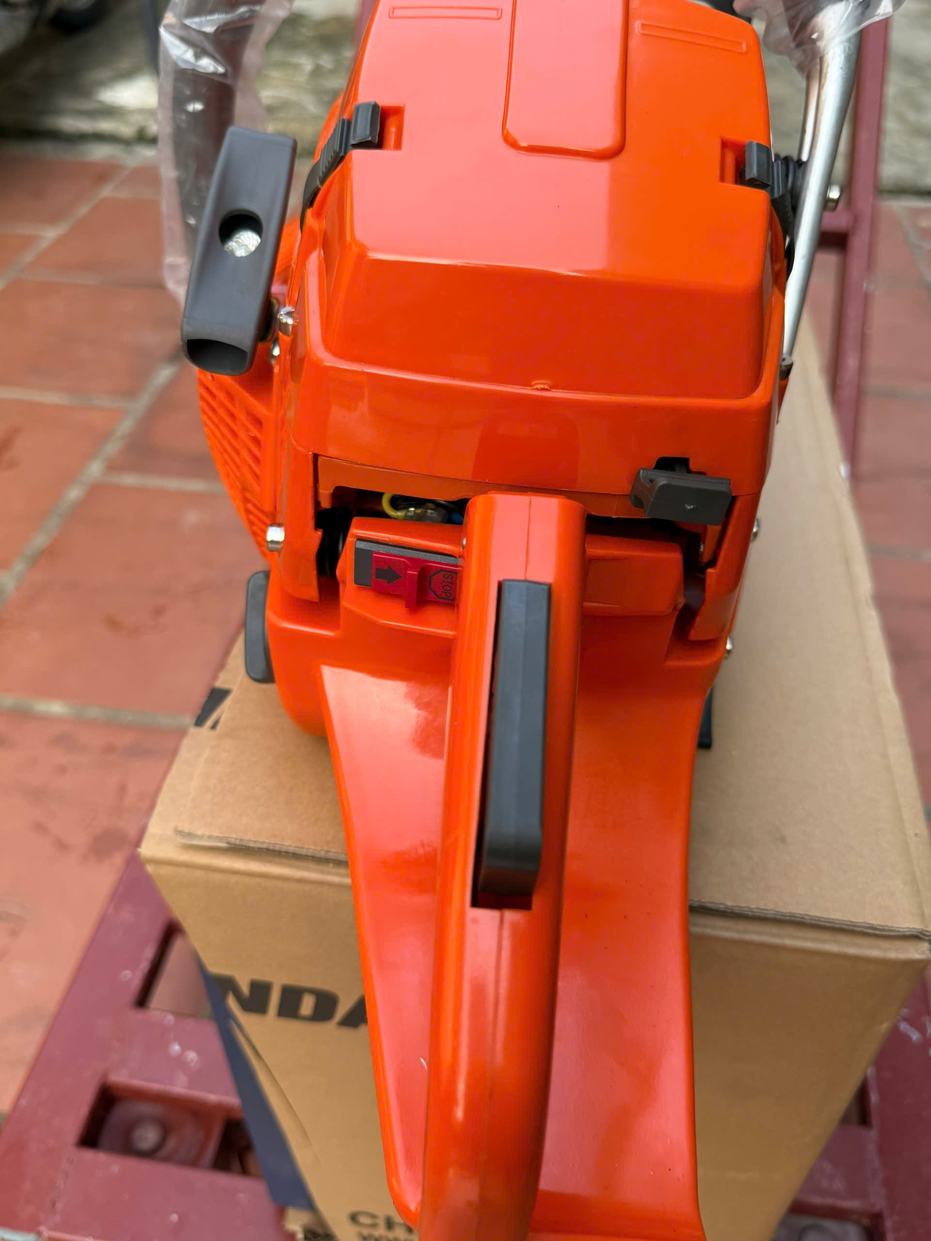 Máy cưa xích chạy xăng HUSPANDA 365 lam đúc latinh 60cm kèm phụ kiện tặng dũa - bugi bảo hành 12 tháng