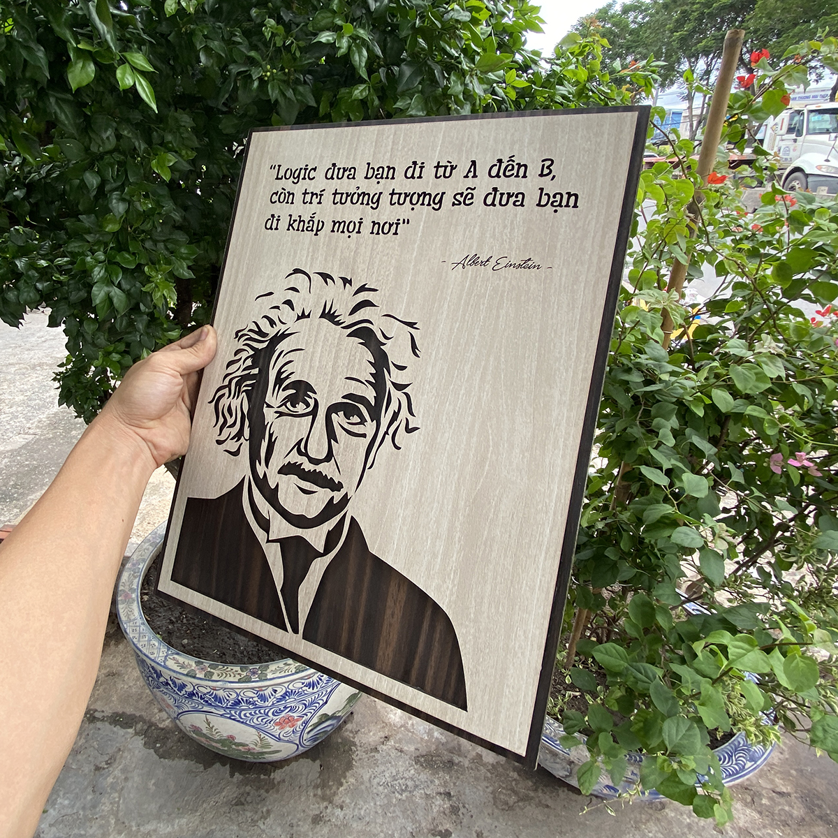 Tranh tạo động lực bằng Gỗ TBIG044 "Albert Einstein: logic đưa bạn đi từ a đến b còn trí tưởng tượng sẽ đưa bạn đi khắp mọi nơi"