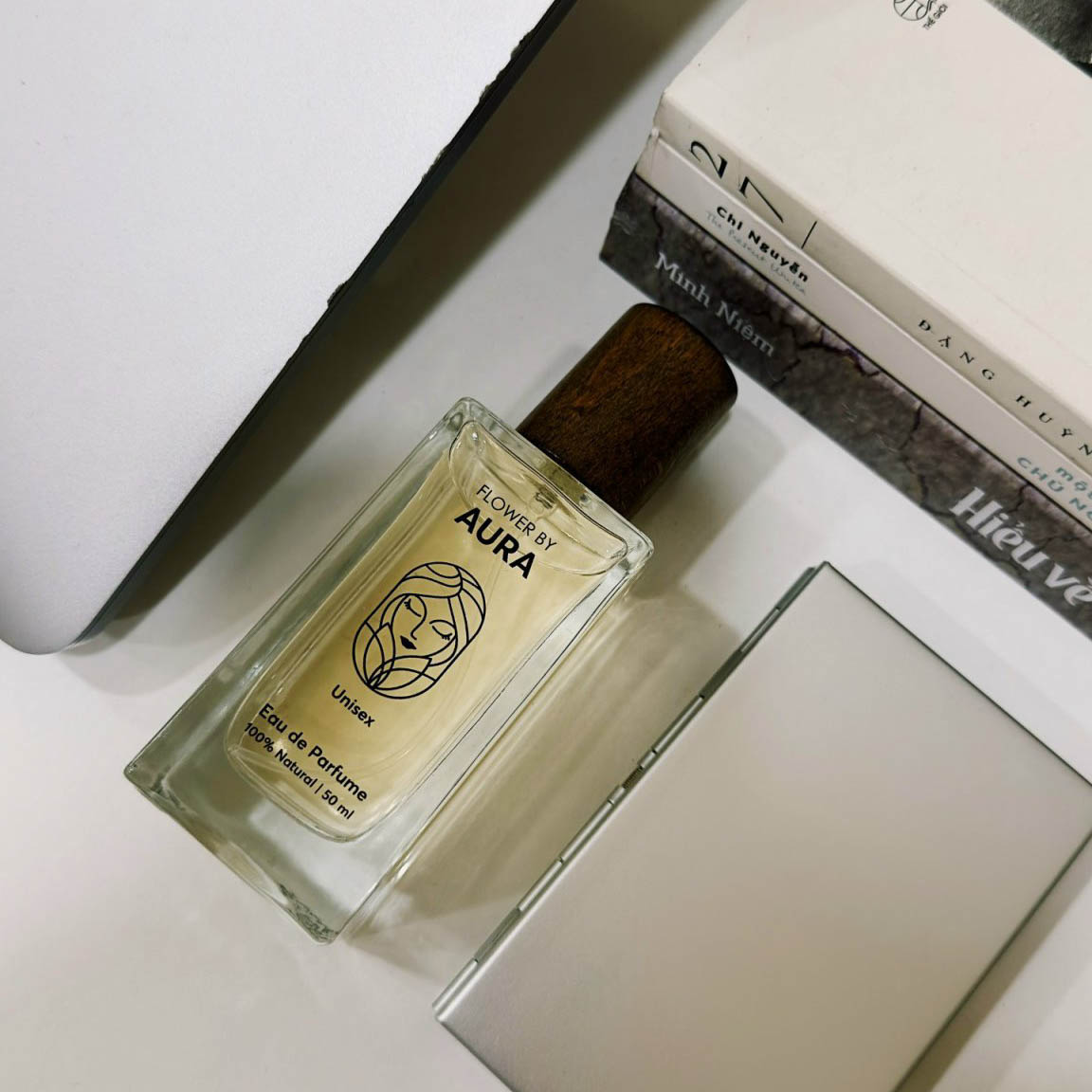Nước hoa thiên nhiên Flower By Aura/ Unisex hương thơm tinh tế, quyến rũ cho nam và nữ 50ml