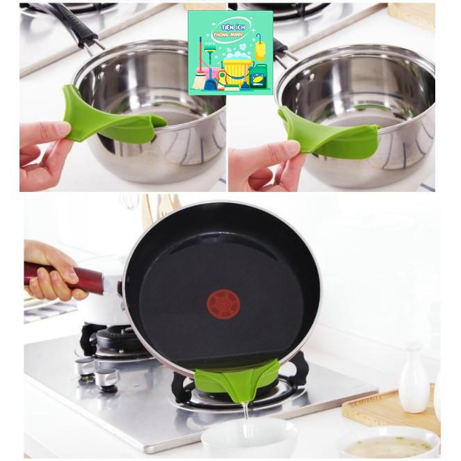 Phễu Rót Chất Liệu Silicon Thích Hợp Gắn Thành Nồi / Chảo Giúp Chống Trào Dành Cho Nhà Bếp - TT1133