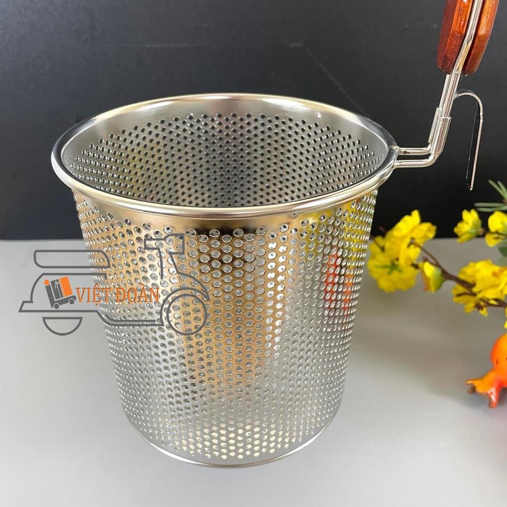 Vợt Trụng hủ Tiếu - VỢT THẲNG - Dụng cụ trụng hủ tiếu MÌ, VỢT VỚT XƯƠNG loại tốt- Sâu Lòng .lưới dày, cán gỗ, móc treo tiện dụng