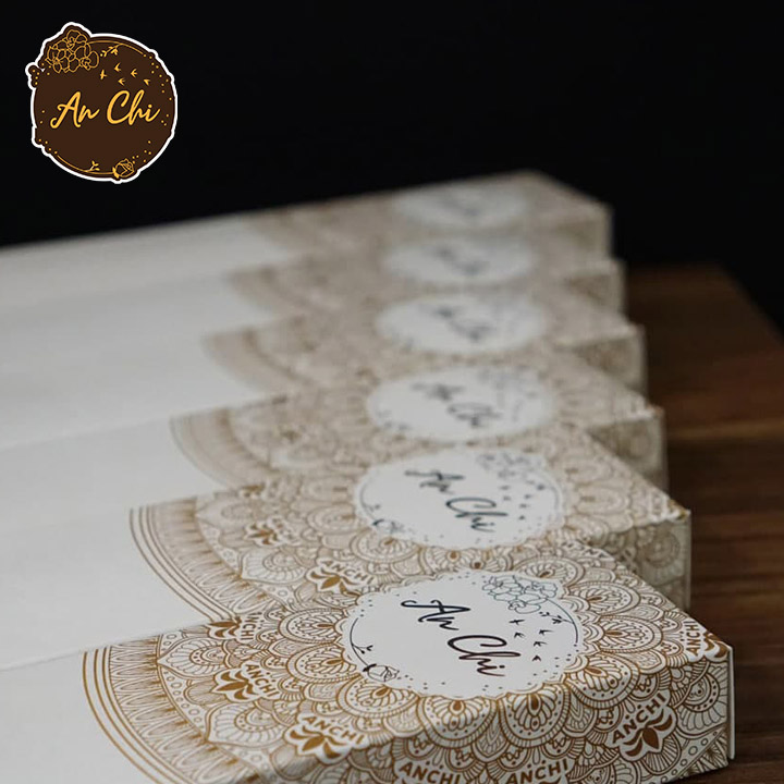 Nhang trầm hương Organic An Chi được làm từ trầm tự nhiên nguyên chất, sạch, không cuốn tàn và cho mùi thơm nồng ấm, dễ chịu