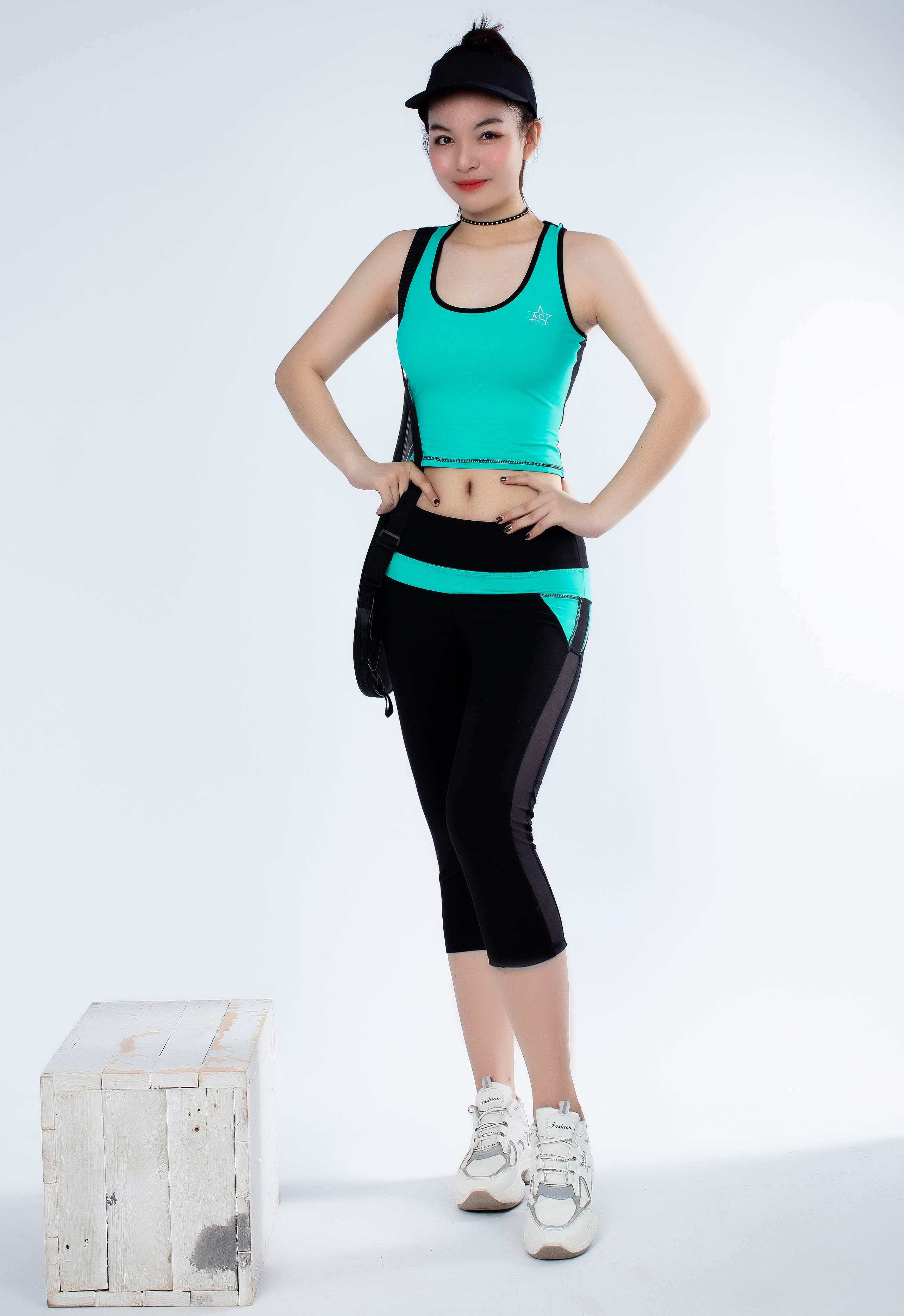 Bộ thể thao quần lửng phối lưới áo croptop cao cấp Xanh ngọc - DL515