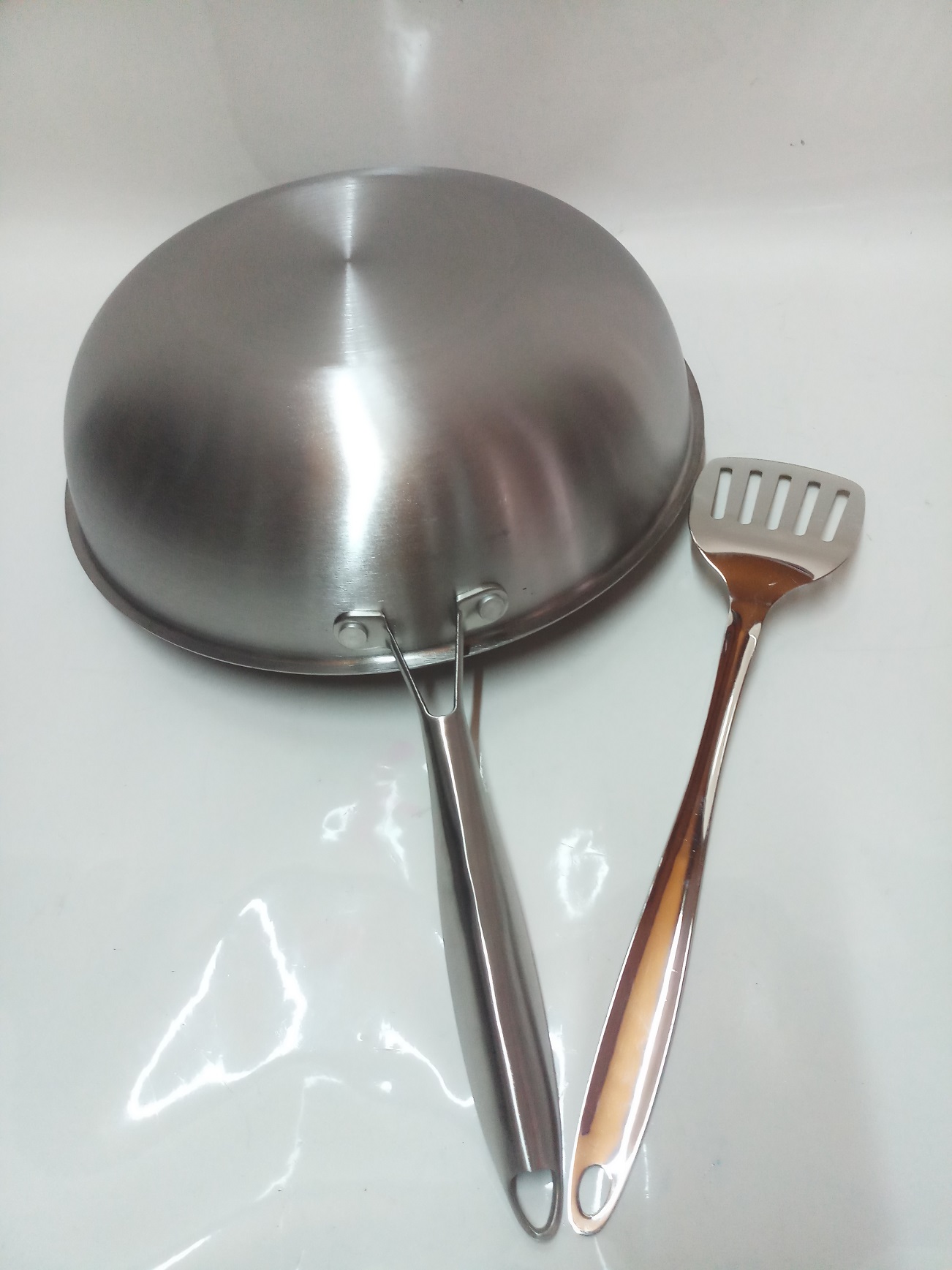 COMBO 1 CHẢO INOX VÂN TỔ ONG+1 SẠN INOX RÃNH.