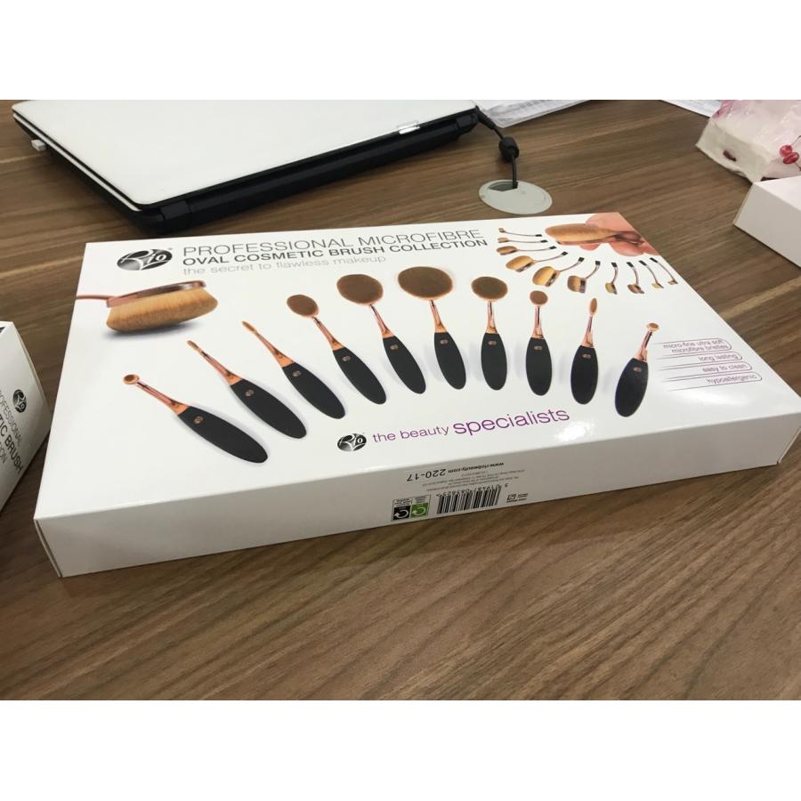 Bộ Cọ Trang Điểm 10 Món Oval Rio BRCH