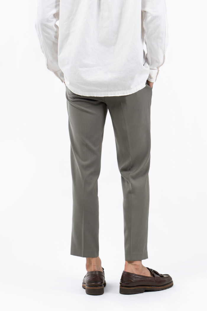 QUẦN VẢI LƯNG THUN ROUTINE . FORM SLIM CROP - 10F22PFO006 | LASTORE MENSWEAR