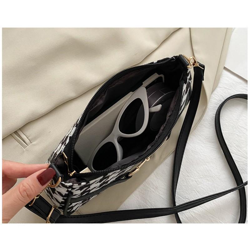 Túi Đeo Chéo Dáng Vuông Thiết Kế Đơn Giản Xinh Xắn Dành Cho Nữ