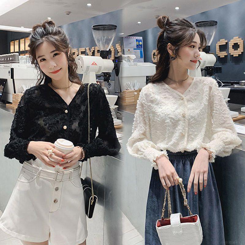 Áo kiểu tay dài phối nút thiết kế cổ chữ V thanh lịch