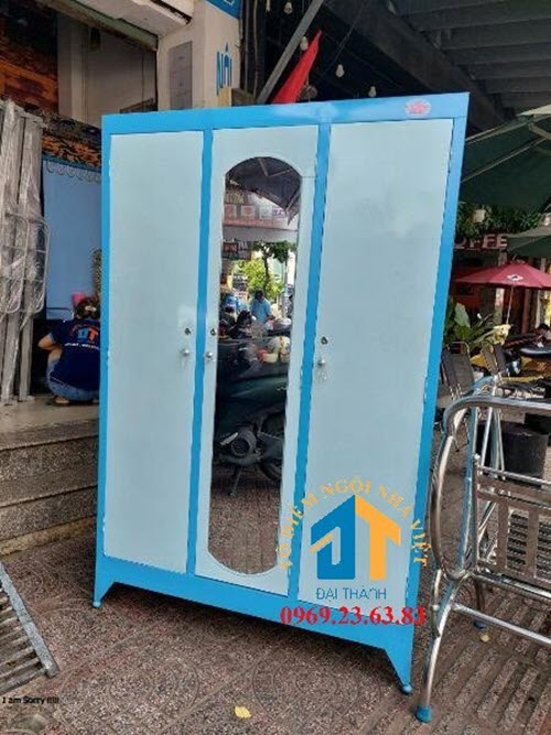 Tủ sắt quần áo 3 cánh 1m8 x1m2