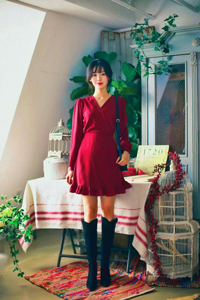 Đầm bi nhí cổ V đắp chéo đuôi cá EINVI DRESS