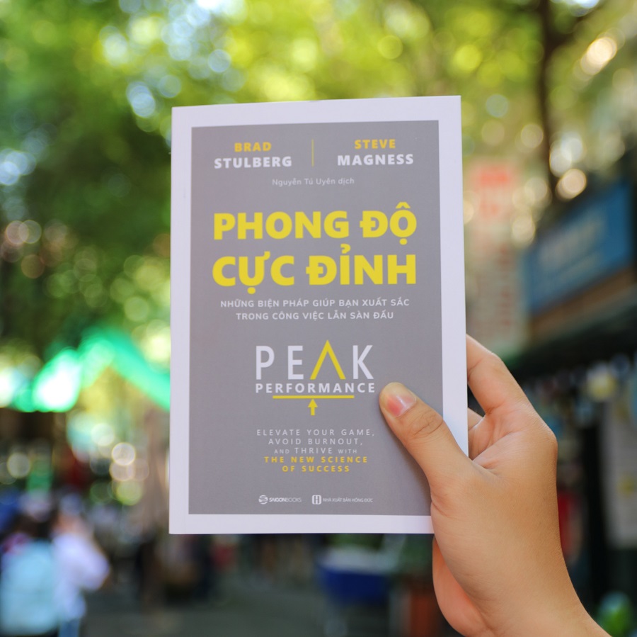 Combo 2 cuốn: Nghĩ thoáng làm khôn ngoan + Phong độ cực đỉnh