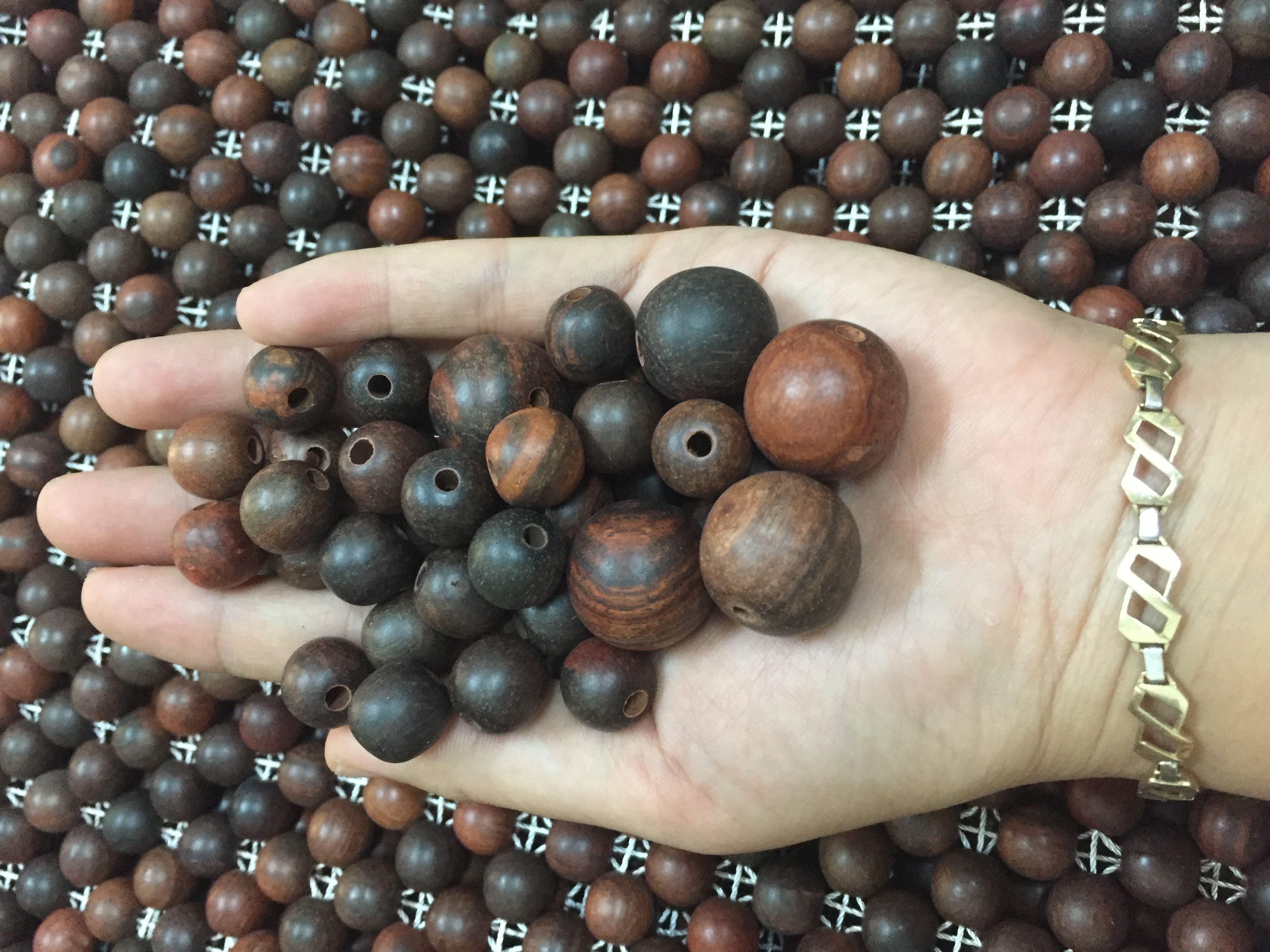 Chiếu hạt gỗ Trắc Mộc cao cấp hạt 1,2cm , Chiếu massage , Chiếu điều hoà - Kích thước 1,6mx2m ( Mian .vn )