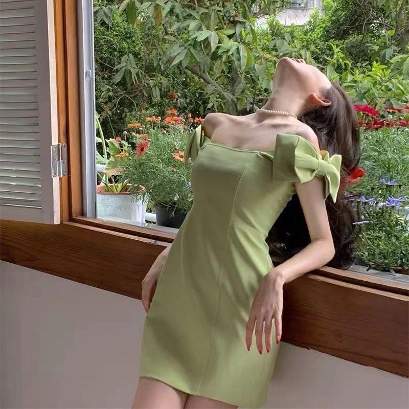 CHENGRUI Váy treo cho phụ nữ đi biển nghỉ mát Pháp khí chất nhỏ cảm giác thiết kế mùa hè 2023 váy mỏng