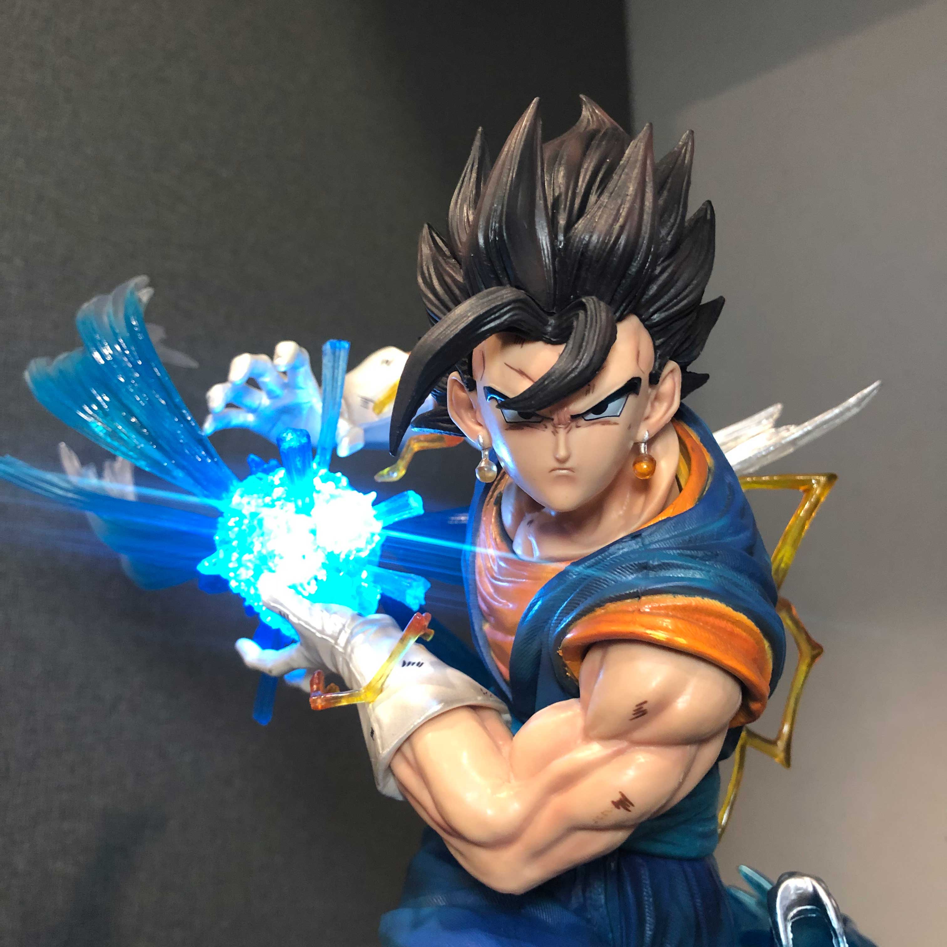 Mô hình Vegito Super Saiyan 3 đầu có LED 45 cm - Dragon Ball