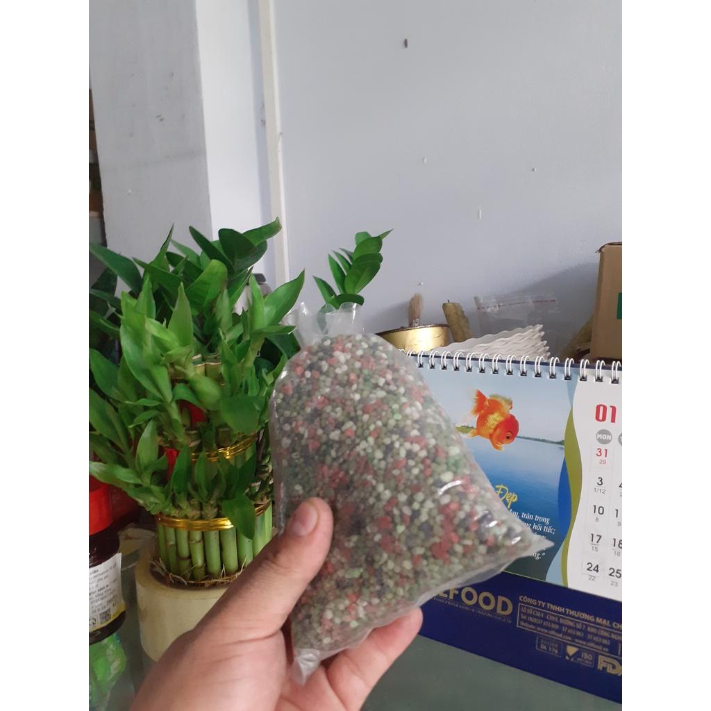 Bịch nửa ký phân npk 20-20-15 +TE hạt 4 màu.