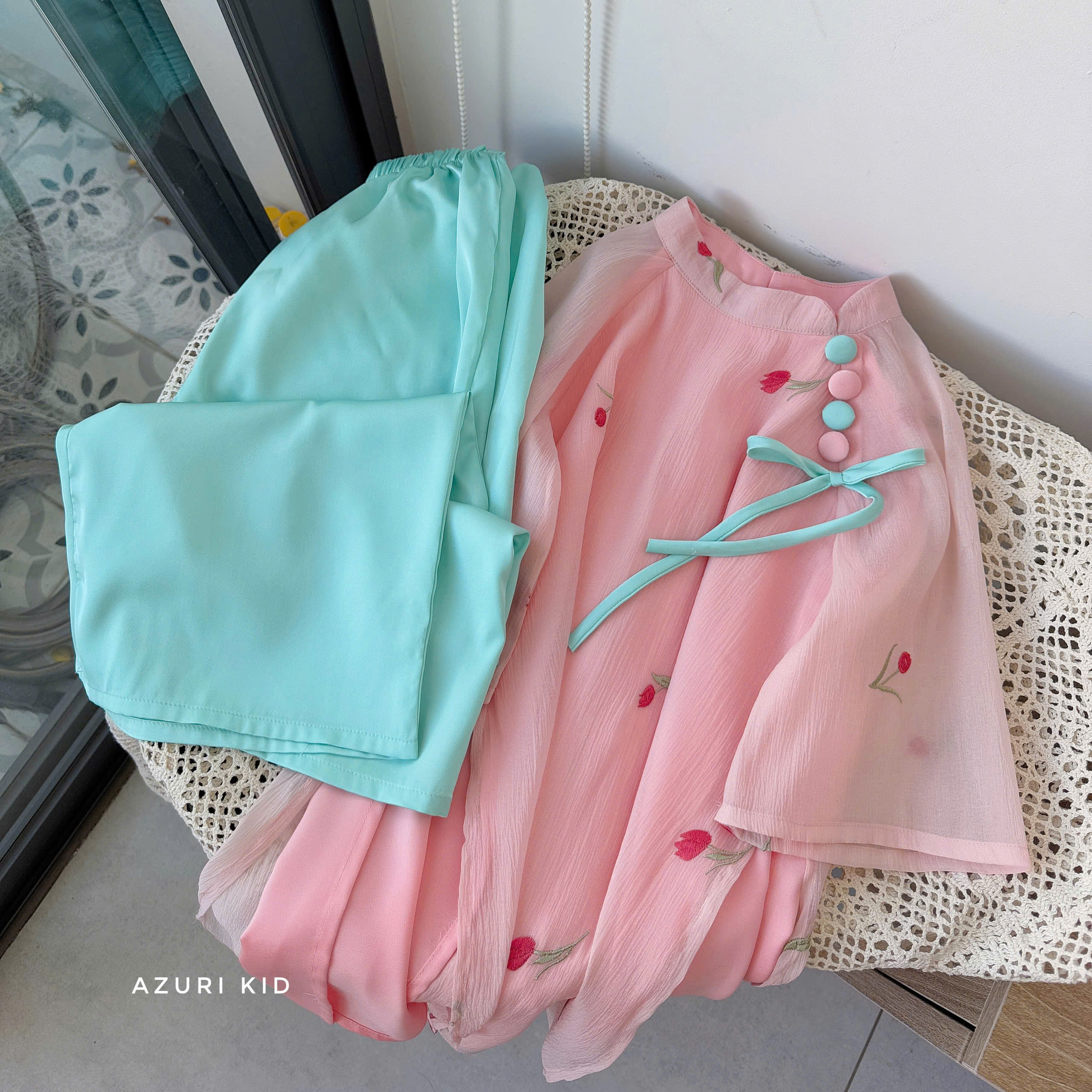 Bộ áo dài tết cho bé gái mẫu Hoa mùa xuân xinh xắn từ 12-45kg hàng thiết kế cao cấp