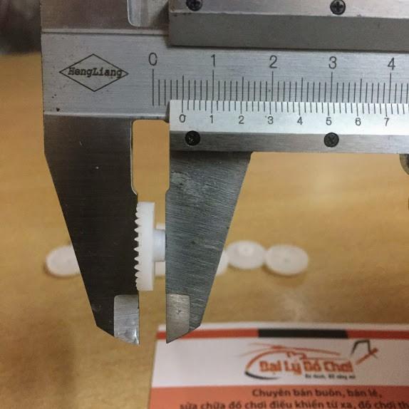Bánh răng vương miệng 30 răng trục 2.9mm đường kính 15.5mm