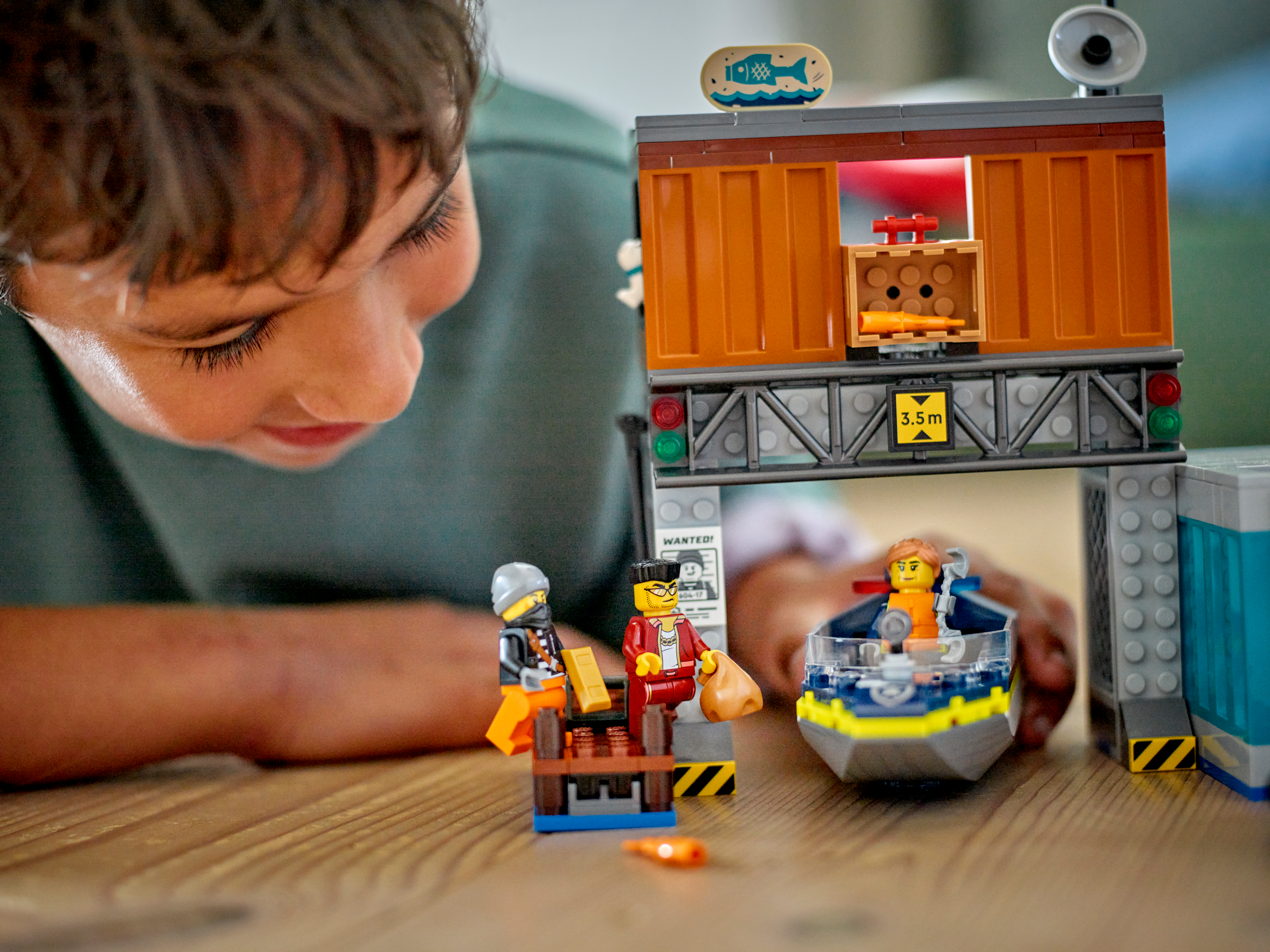 Đồ Chơi Lắp Ráp Tàu Cảnh Sát Và Hang Ổ Tội Phạm - Police Speedboat And Crooks' Hideout - Lego City 60417 (311 Mảnh Ghép)