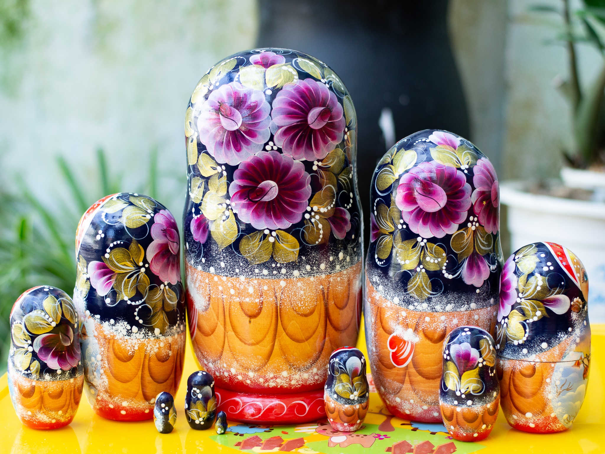 BỘ BÚP BÊ NGA MATRYOSHKA 10 LỚP SIZE 26CM "LỄ HỘI DÂN GIAN MÙA ĐÔNG" MÀU NÂU