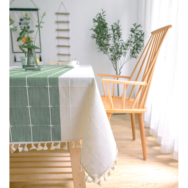 Khăn trải bàn KBCC06 MARYTEXCO chất liệu cotton thêu, đường may tinh xảo, viền tua rua sang trọng phù hợp với những không gian cao cấp, đem lại nét đẹp tinh tế cho căn phòng