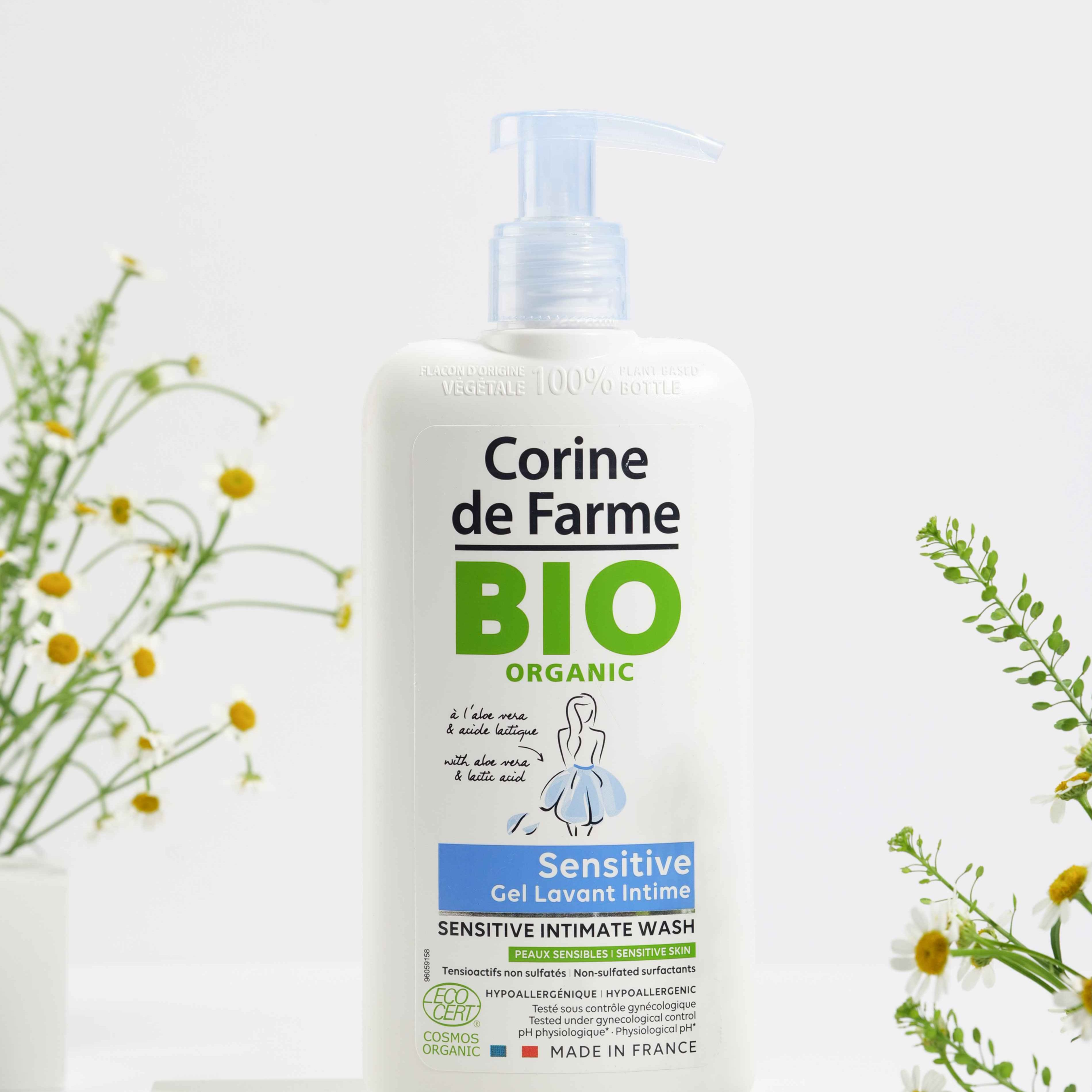 Dung Dịch Vệ sinh phụ nữ Corine de Farme ORGANIC SENSITIVE INTIMATE WASH 250ml