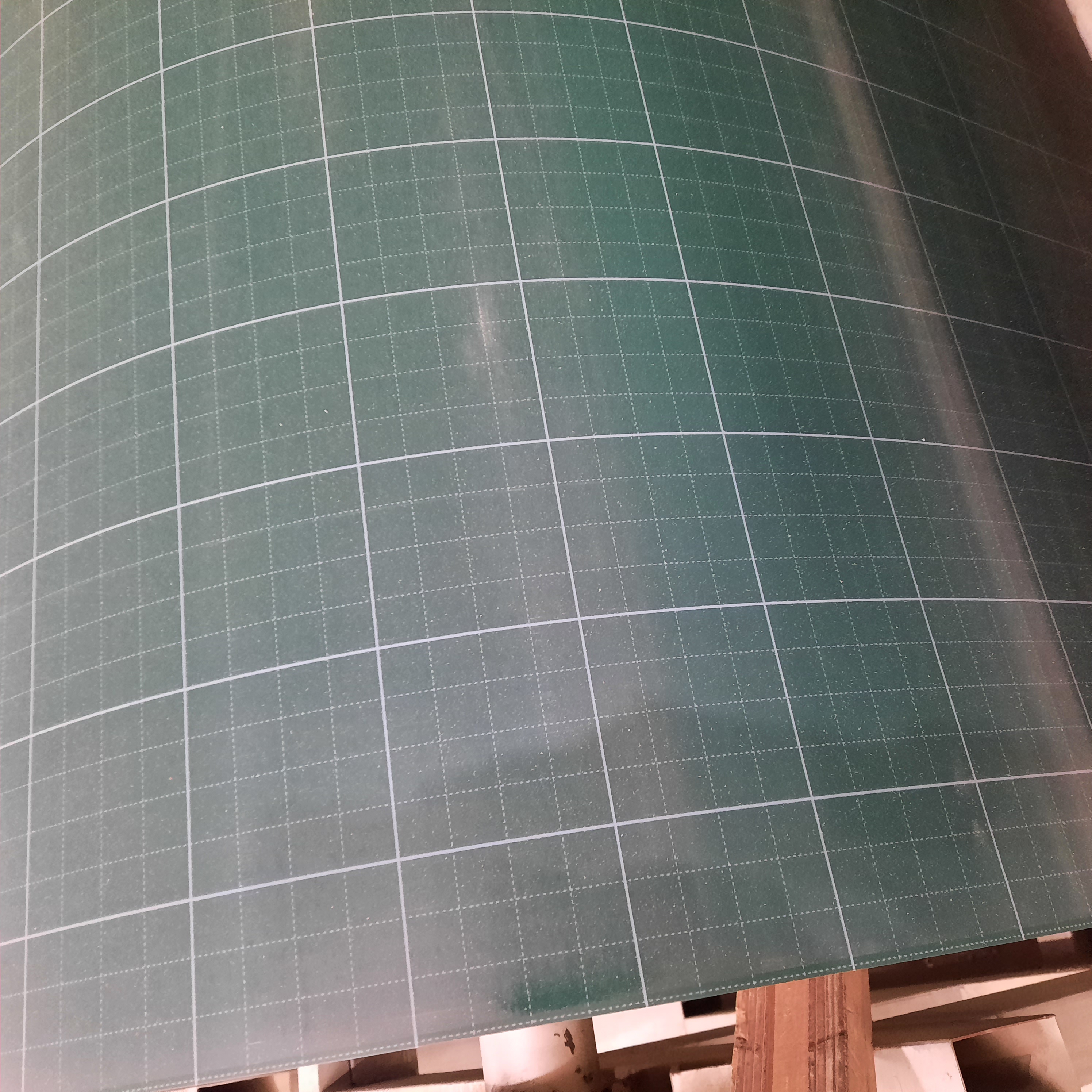 Bảng từ xanh kẻ ô ly viết phấn, KT: 40*60cm