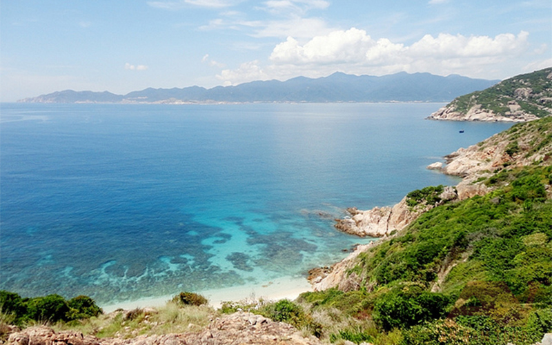 NHA TRANG - CAM RANH: Tour Bình Hưng - Bình Lập 1 Ngày Khám Phá Tứ Bình Nổi Tiếng | Tour Trọn Gói Xe Đưa Đón Từ Nha Trang + Tàu/Canoe Ra Đảo + Ăn Trưa + Vé Tham Quan + Xe Điện Tham Quan + HDV Suốt Tuyến