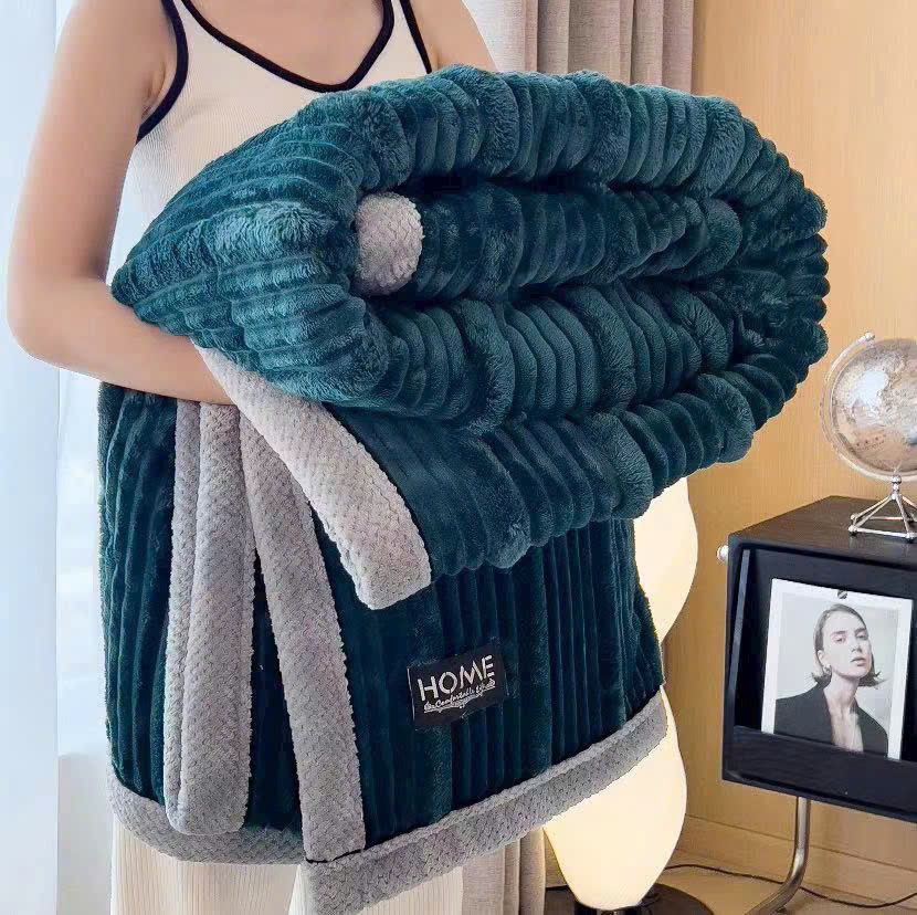 Chăn Tuyết Nhung Mềm Mịn với Họa Tiết Dập Nổi Cổ Điển và Sang Trọng - Chăn Mùa Đông - HÀng Chính Hãng MINIIN