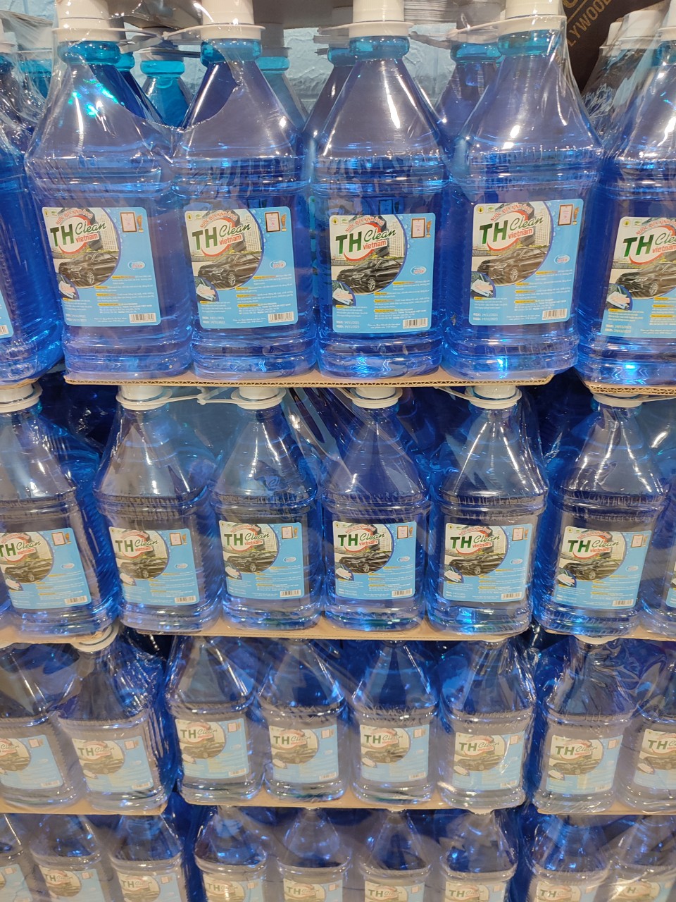 Nước rửa kinh ô tô, xe máy TH CLEAN can 2.5 lít