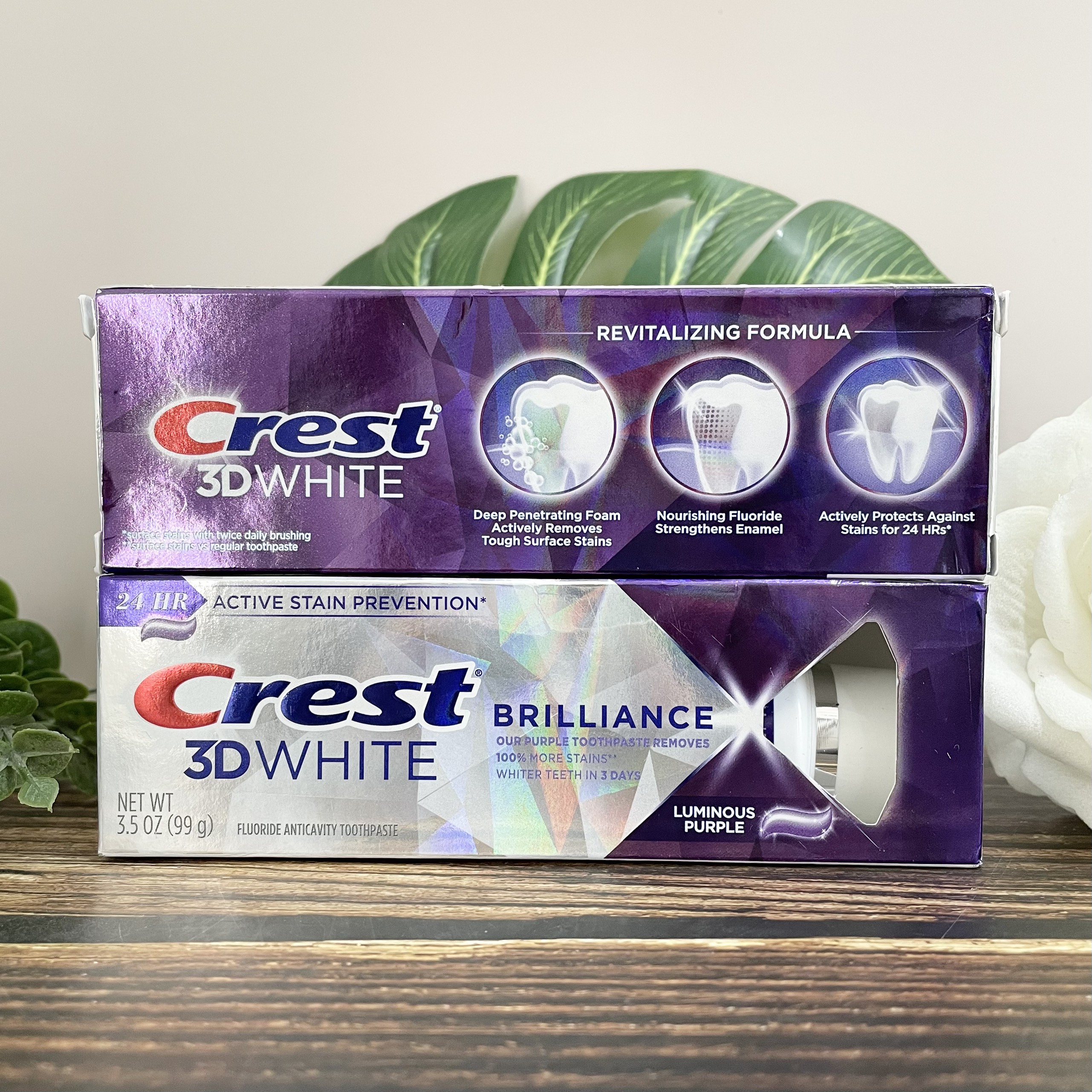 Kem Đánh Răng Crest 3D White Brilliance Luminous Purple 99g Hàng Nhập Mỹ