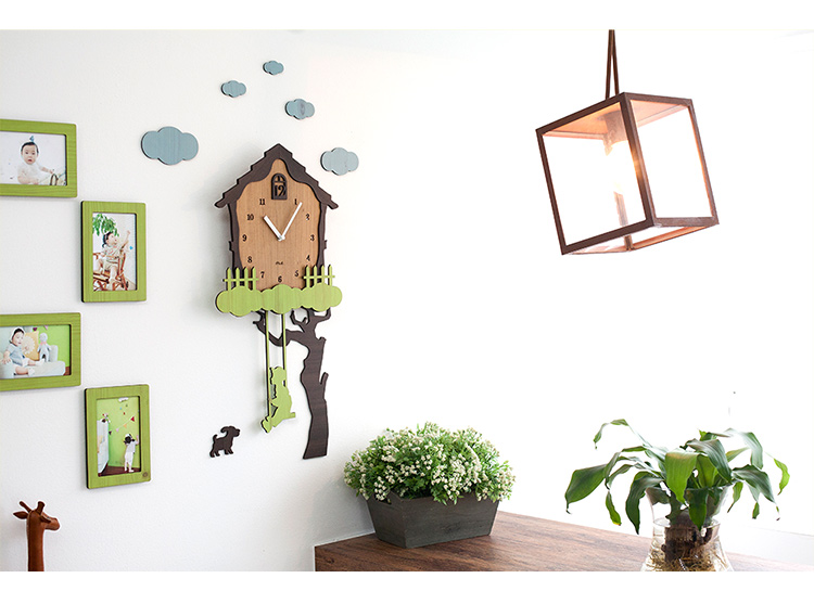 Đồng hồ treo tường cậu bé xích đu bằng quả lắc - Wall clock