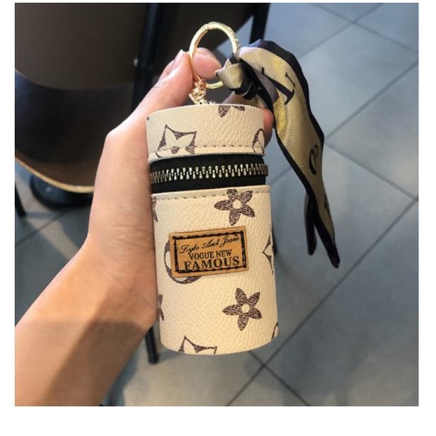 Móc Khoá Túi Kèm Khăn