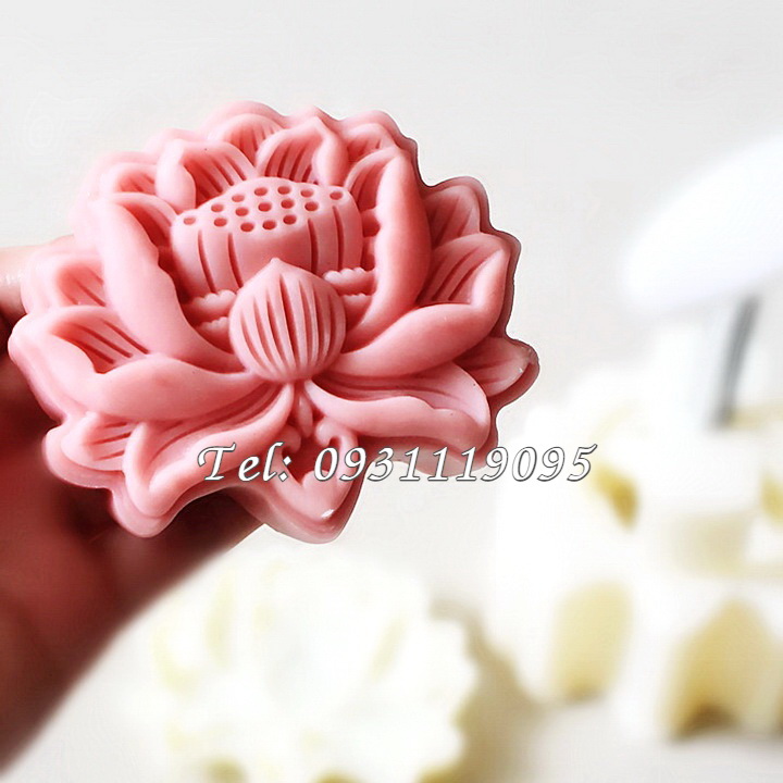 Khuôn trung thu lò xo 1 mặt hoa sen đại đóa – Loại 150 gram – Mã số 1898