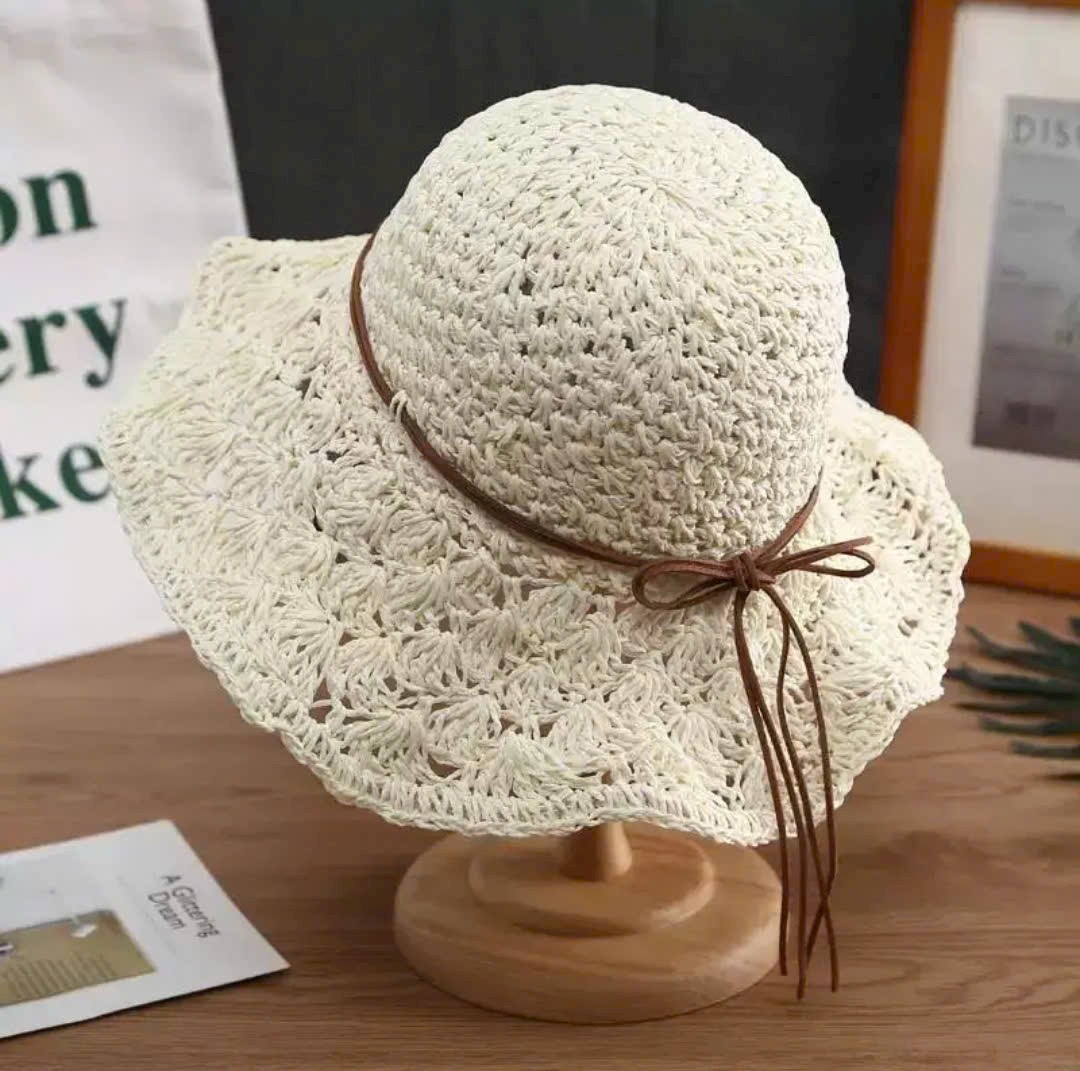 Mũ cói rộng vành chống nắng nữ gấp gọn– Nón đi biển che nắng chống tia UV, form đẹp, thời trang Hàn Quốc  Chất liệu: Cói – nhẹ, thoáng khí  Kiểu dáng: Vành rộng chống nắng, form mềm mại  Phong cách: Hàn Quốc – thanh lịch, nữ tính