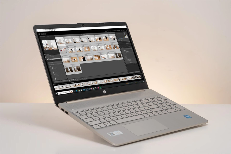 Laptop HP 15s fq2711TU i3 1115G4/8GB/256GB/15.6"FHD/Win 11 Vàng - Hàng Chính Hãng