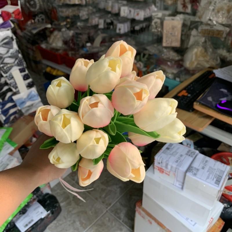 Hoa câm tay cô dâu hoa tuy lip mút xốp chuẩn giangpck hoa cưới cô dâu 11/2020
