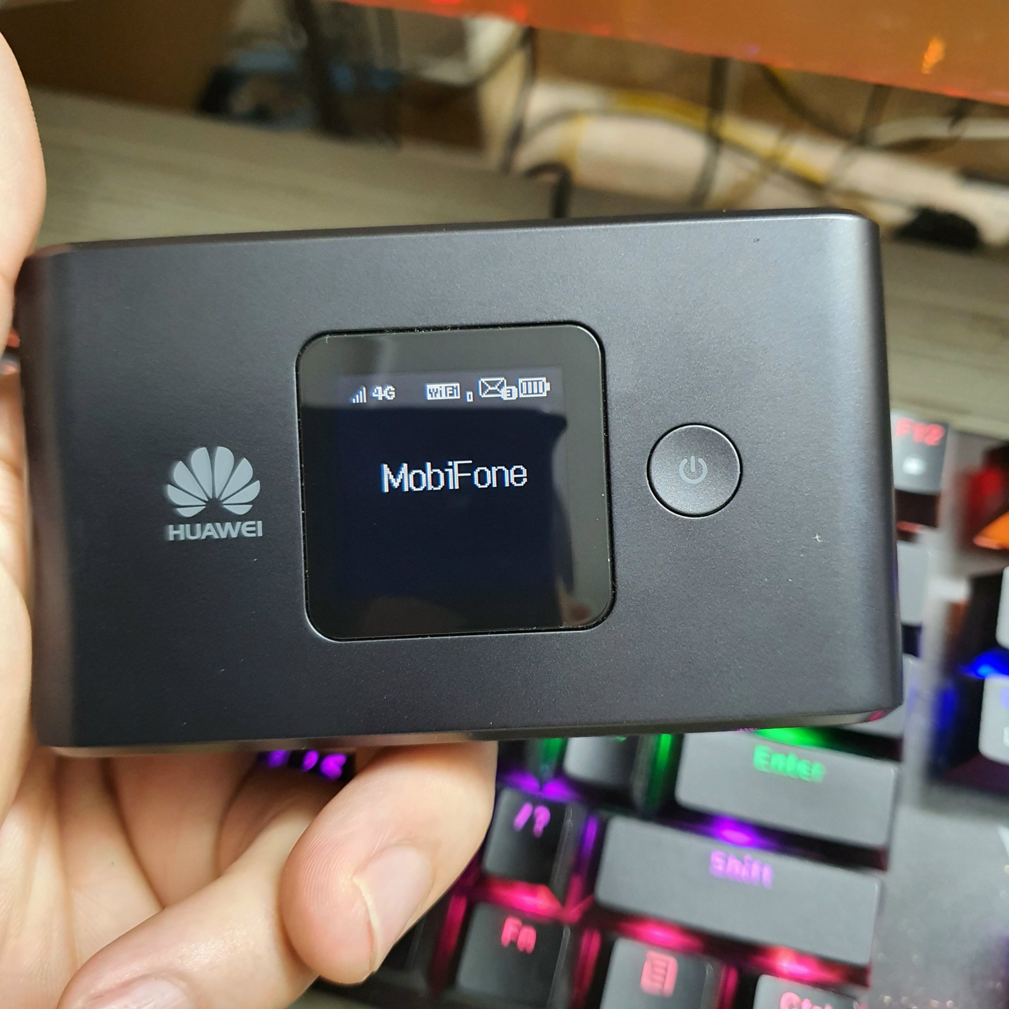 Bộ Phát Wifi 4G HUAWEI E5577B Tốc Độ 150Mb Kết Nối 16 Thiết, Pin 3000mAh Dùng 10 Giờ, Màn Hình LCD Hiển Thị Tiện Lợi, Hàng Chính hãng