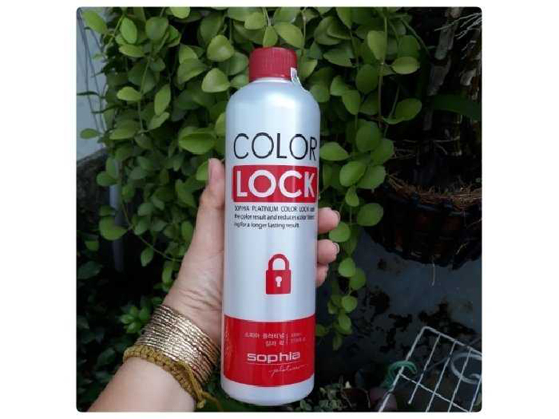 Thuốc giữ màu tóc nhuộm Sophia Platinum color lock 530ml tặng kèm móc khoá