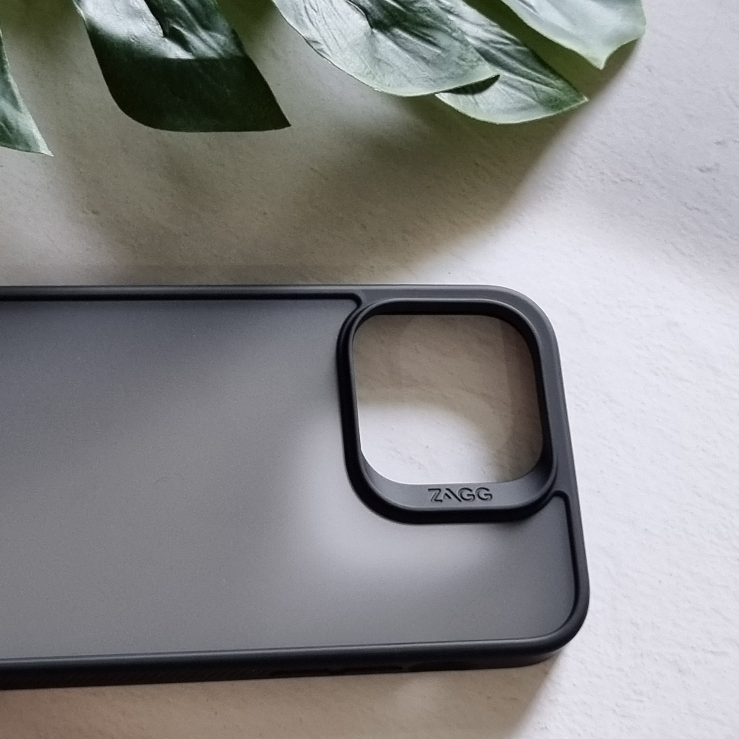 Ốp lưng bảo vệ ZAGG Hampton cho iPhone 14 series - Hàng chính hãng
