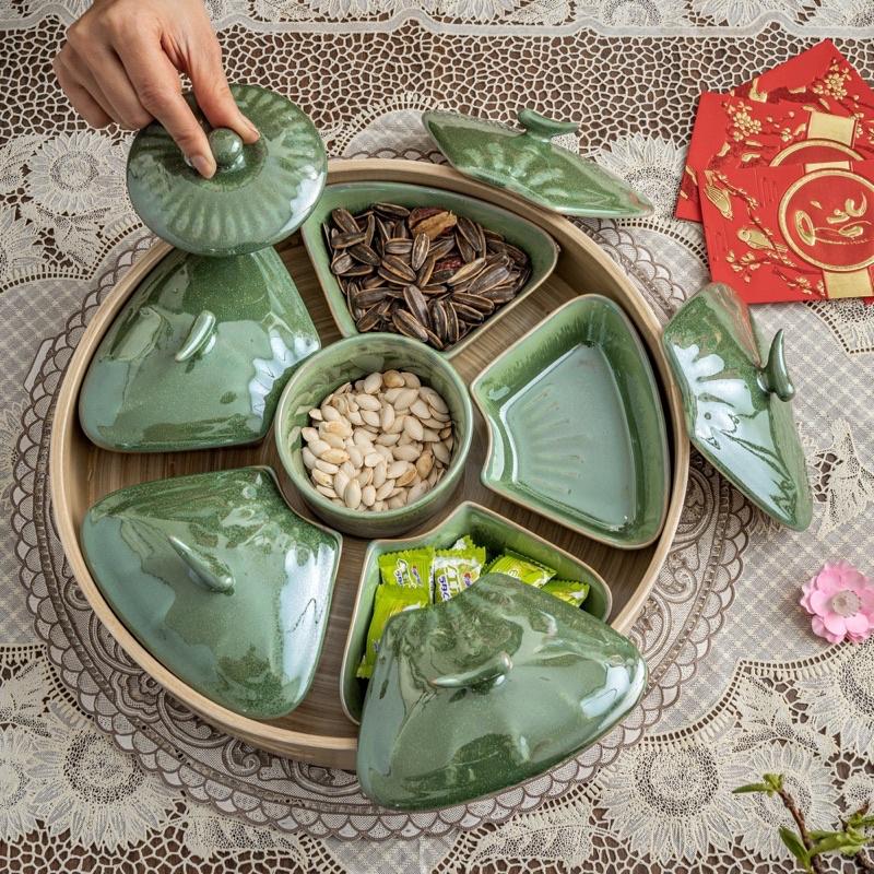 Bộ khay mứt mứt hoa đào kèm khay gỗ, men hỏa biến. Gốm sứ Bát Tràng.