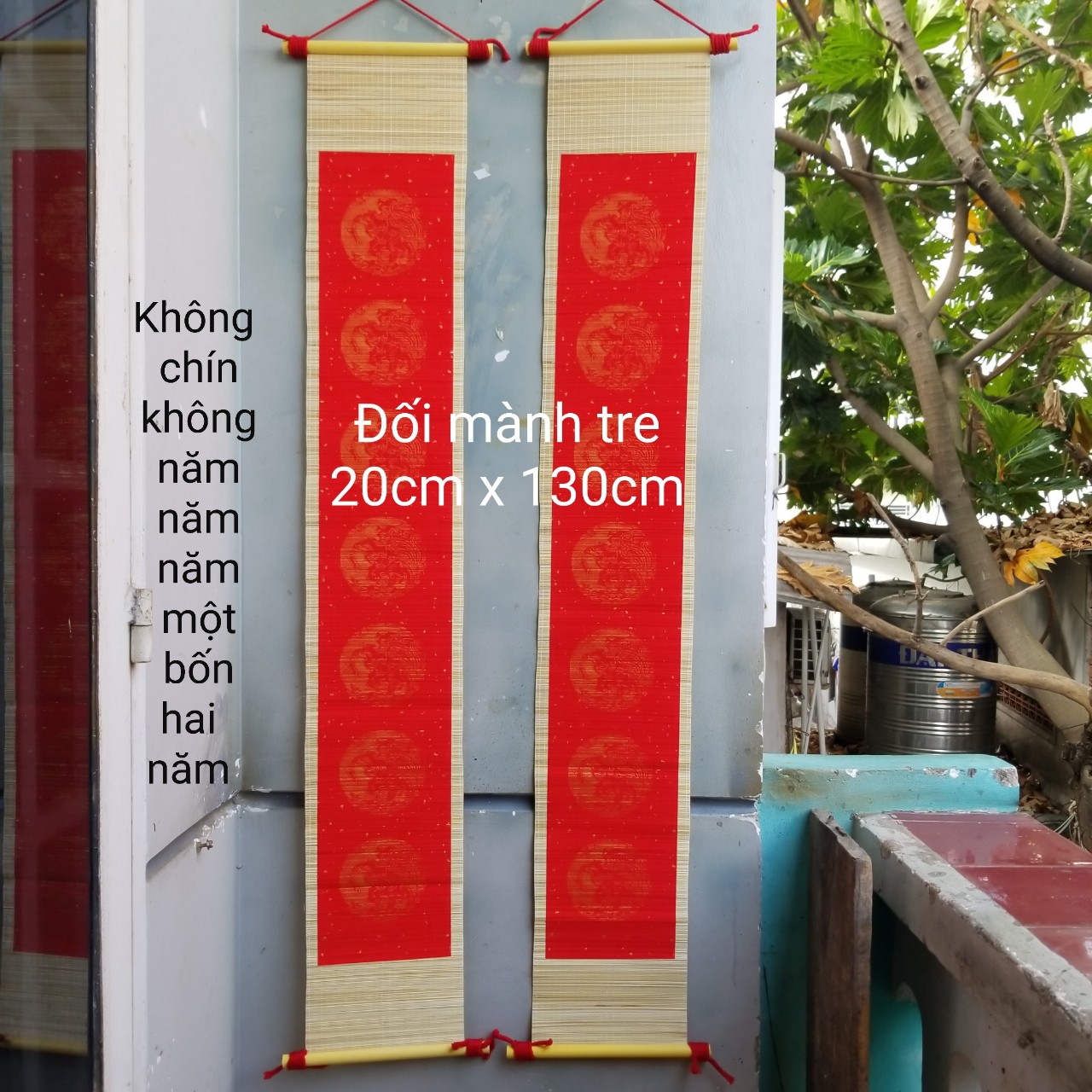 Phôi câu đối biểu lụa, mành tre chưa viết chữ. Đối biểu lụa, mành tre không chữ. Câu đối thư pháp
