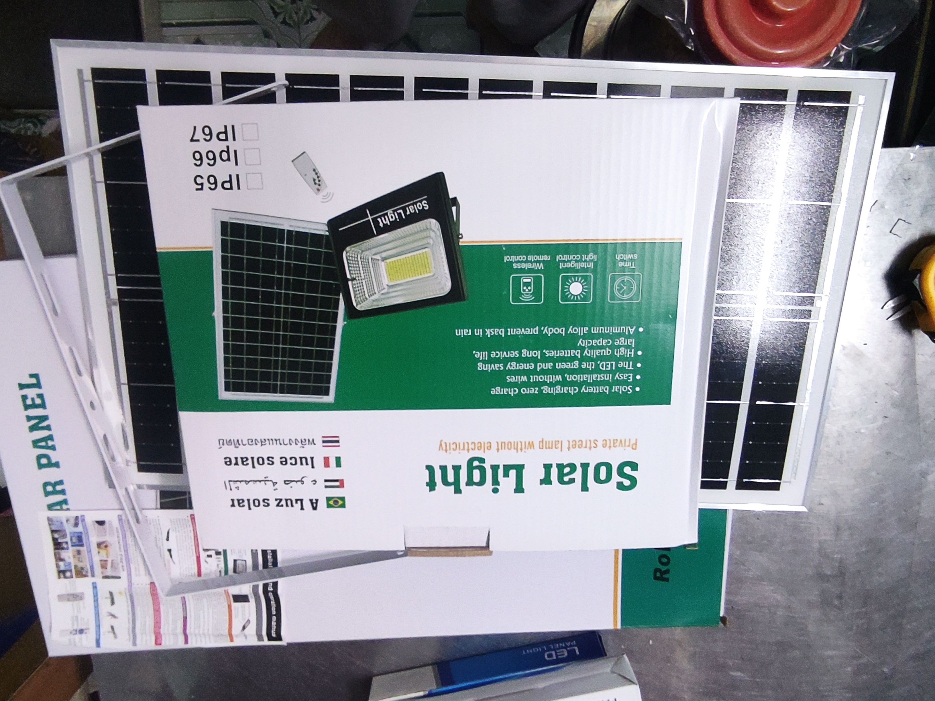 Đèn năng lượng mặt trời 300w