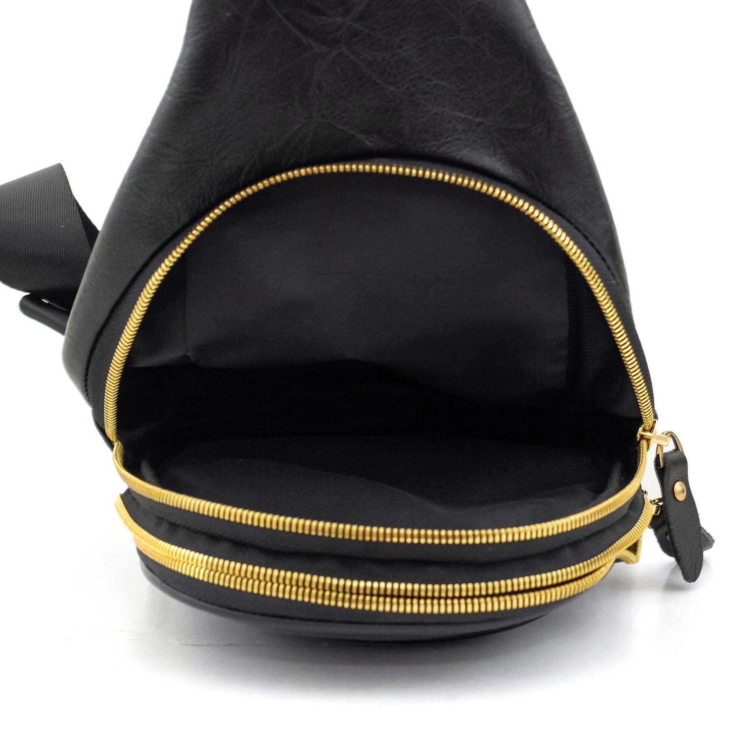 Túi đeo chéo KURO | MSCB-02 | Anh Tho Leather