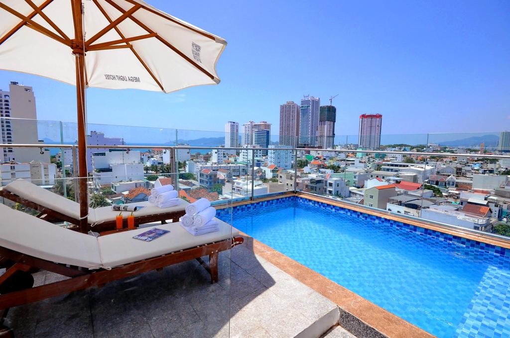 Hình ảnh Voucher combo du lịch hạng phòng Deluxe Double 3 ngày 2 đêm tại Mega Light Hotel Nha Trang