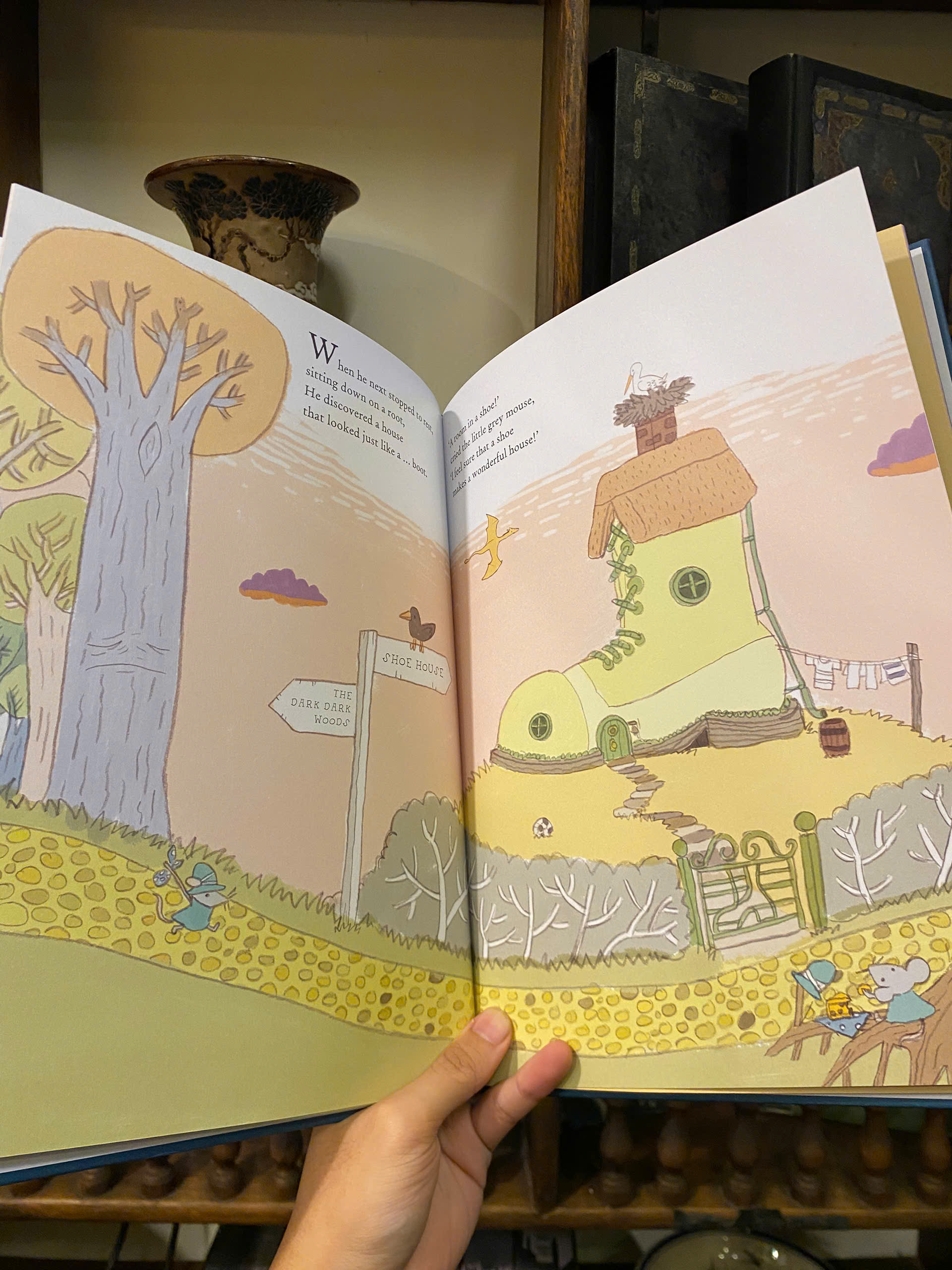 Sách - A House for Mouse by Gabby Dawnay | Children English Picture Books / Ngoại văn Bìa cứng